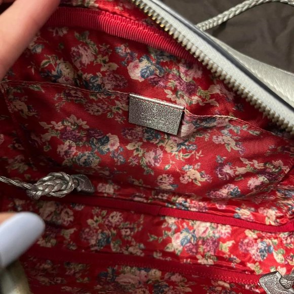 ❌SOLD❌ EUC Authentic Gucci Trapuntata Quilted Silver Crossbody Camera Bag - Picture 7 of 8